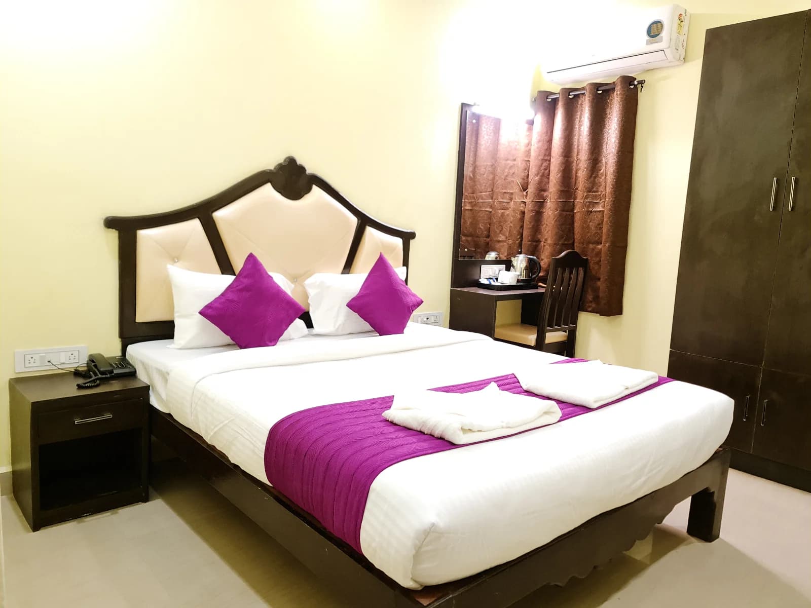 Deluxe Room room